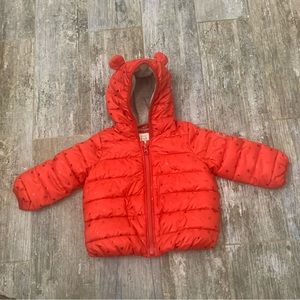 GAP puffer jacket with primaloft. Red heart print
